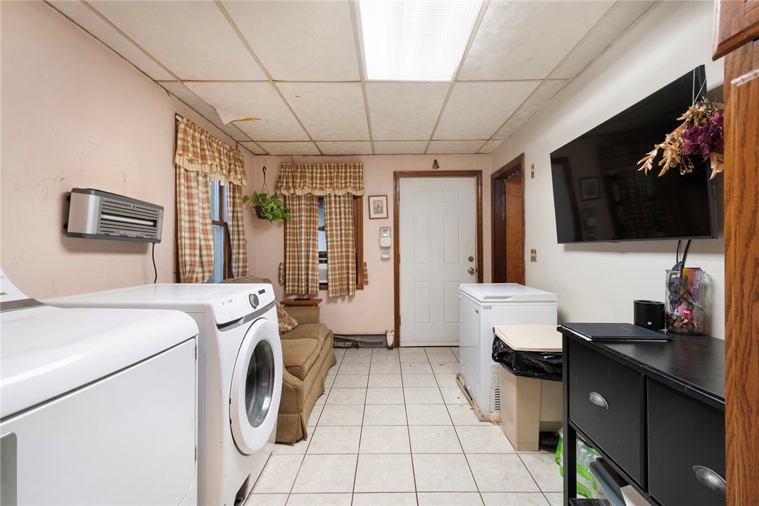 304 Getchell Avenue Woonsocket, RI 02895 - Photo 9 of 28