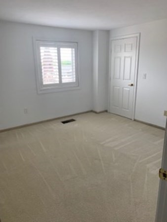 44 Elm Street, Unit 518 Worcester, MA 01609 - Photo 19 of 20 an empty room with windows