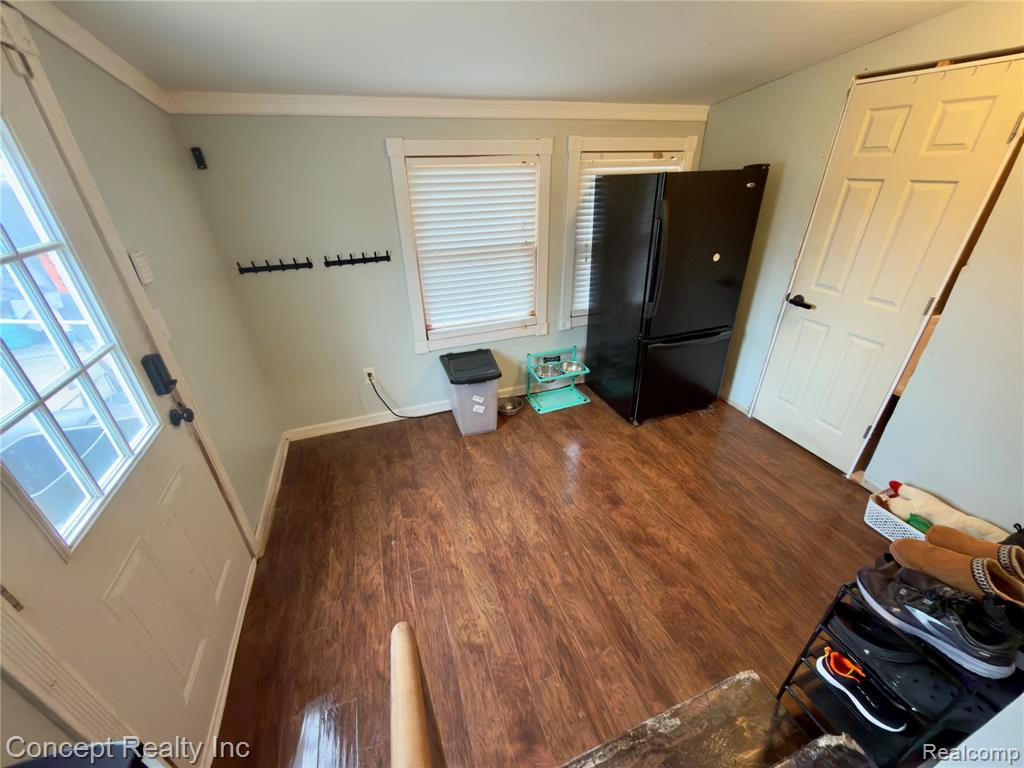 29154 Van Riper Street Flat Rock, MI 48134 - Photo 11 of 24