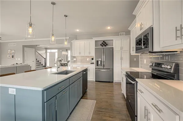 $615,000 | 8909 Northeast 95th Court, Kansas City, MO 64157
