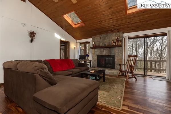 $299,000 | 844 Laurel Circle East, Deep Gap, NC 28618
