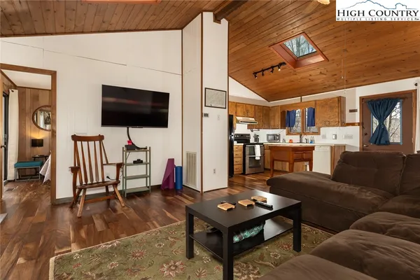 $299,000 | 844 Laurel Circle East, Deep Gap, NC 28618