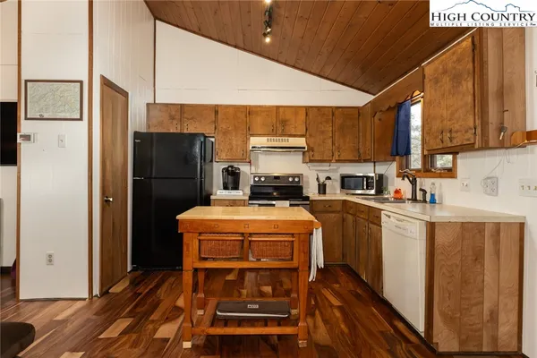 $299,000 | 844 Laurel Circle East, Deep Gap, NC 28618