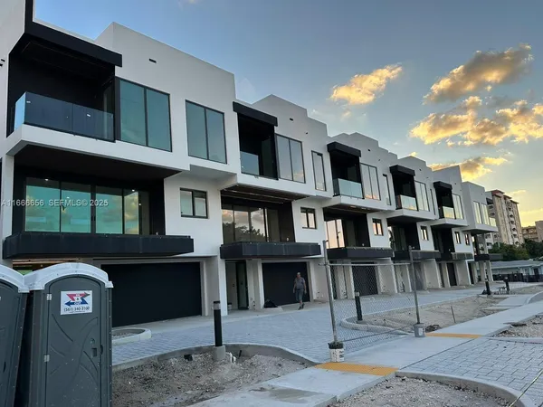 a view of multiple houses