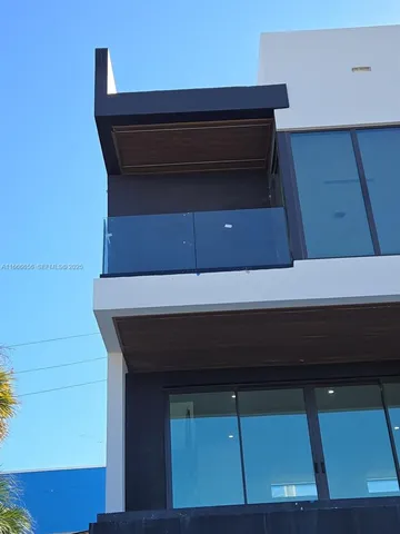 $2,225,000 | 3222 Northeast 7th Street, Unit 2, Pompano Beach, FL 33062