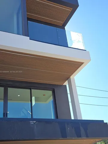 $2,225,000 | 3222 Northeast 7th Street, Unit 2, Pompano Beach, FL 33062