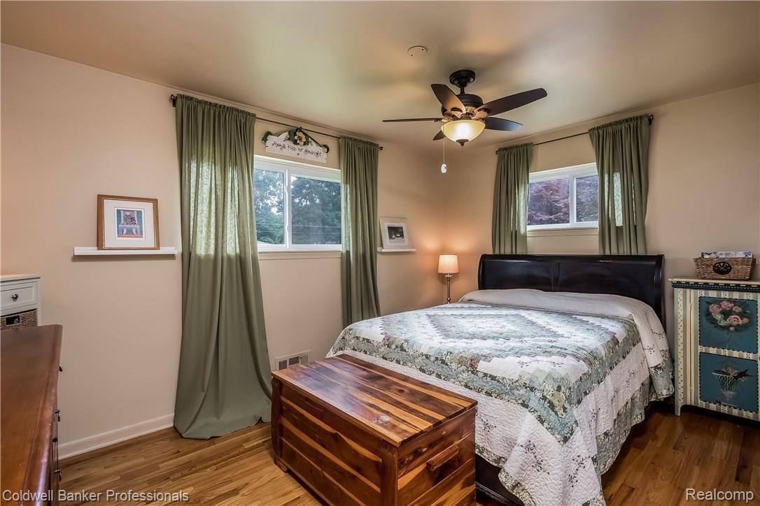 28309 Ridgebrook Road Farmington, MI 48334 - Photo 21 of 44 021-Master_Bedroom-3029402-large.jpg