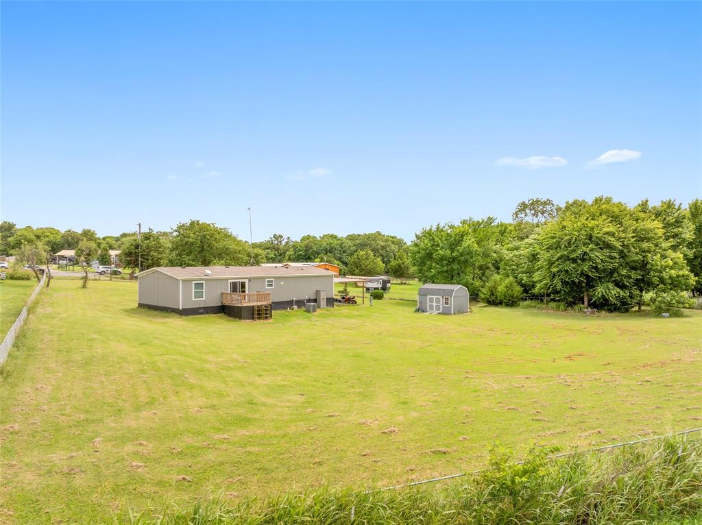 514 Blue Sky Court Springtown, TX 76082 - Photo 6 of 40