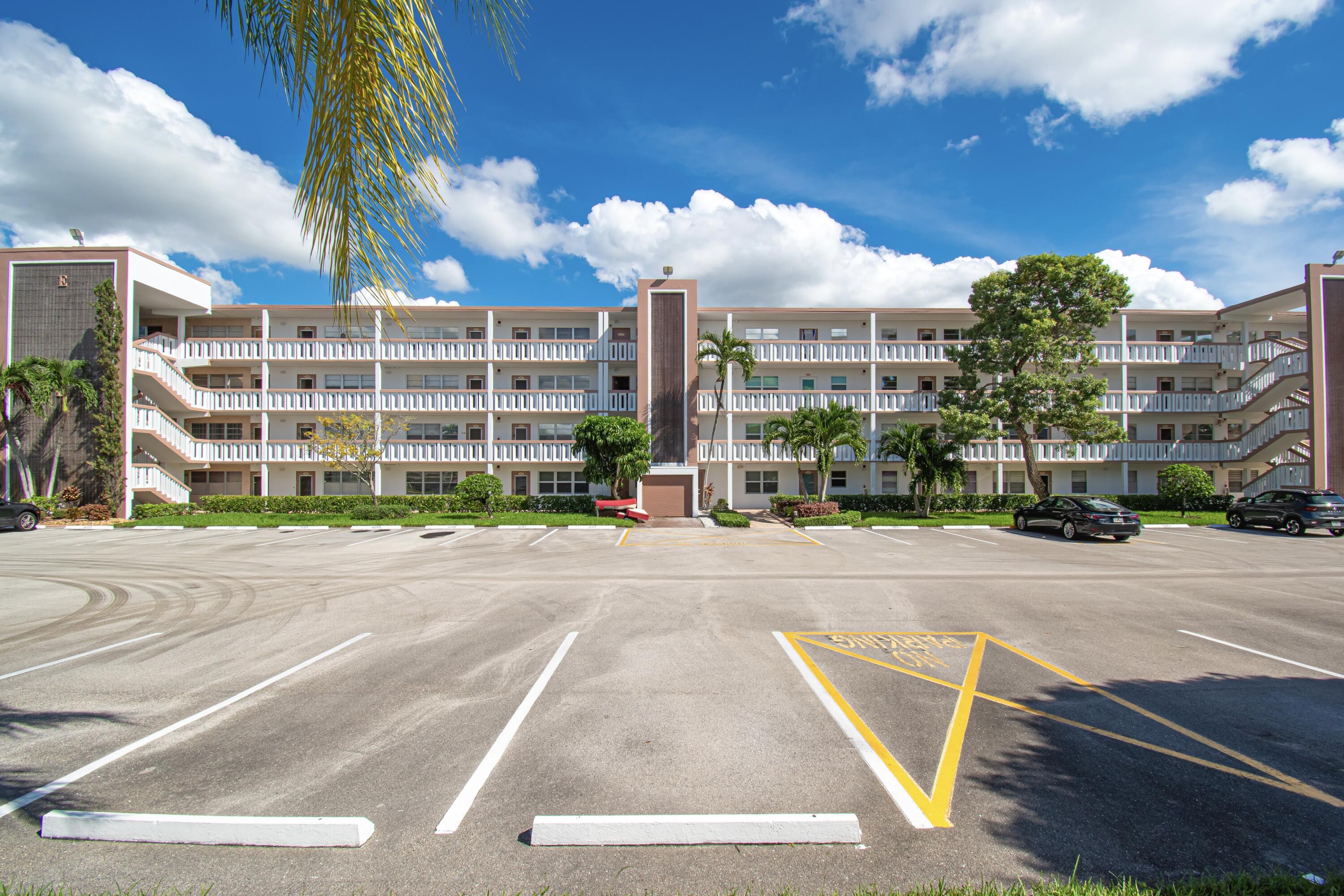 2085 Wolverton East, Unit 2085 Boca Raton, FL 33434 - Photo 3 of 28 CEC70CB5-7123-42D6-A4B7-636D9029ABA2