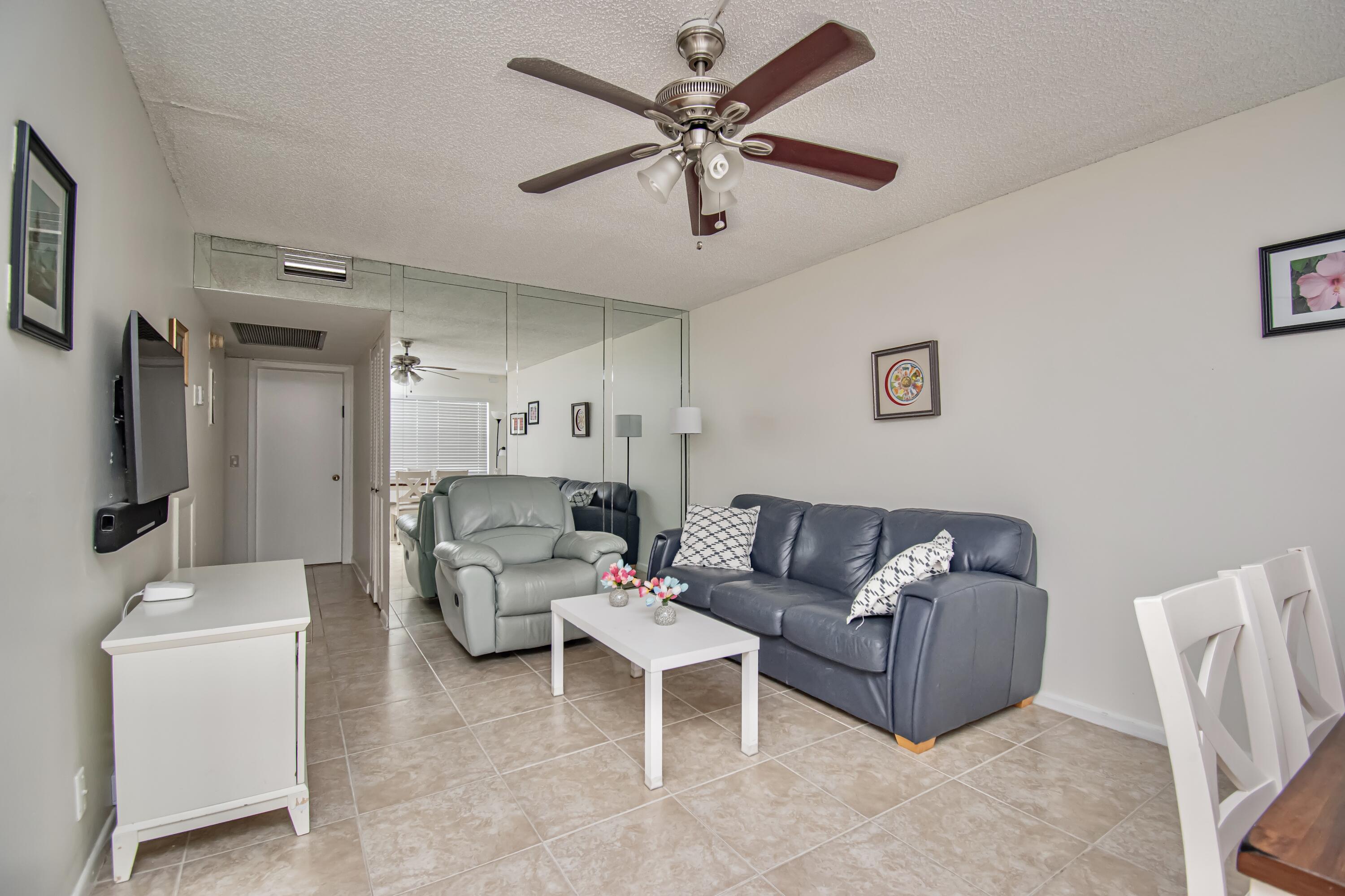 2085 Wolverton East, Unit 2085 Boca Raton, FL 33434 - Photo 5 of 28 A525EEC0-97DB-450D-A214-8A8255CC5EDD