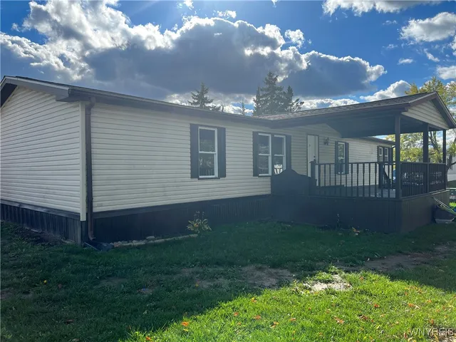 $59,900 | 433 Chestnut Drive, Lockport Town, NY 14094