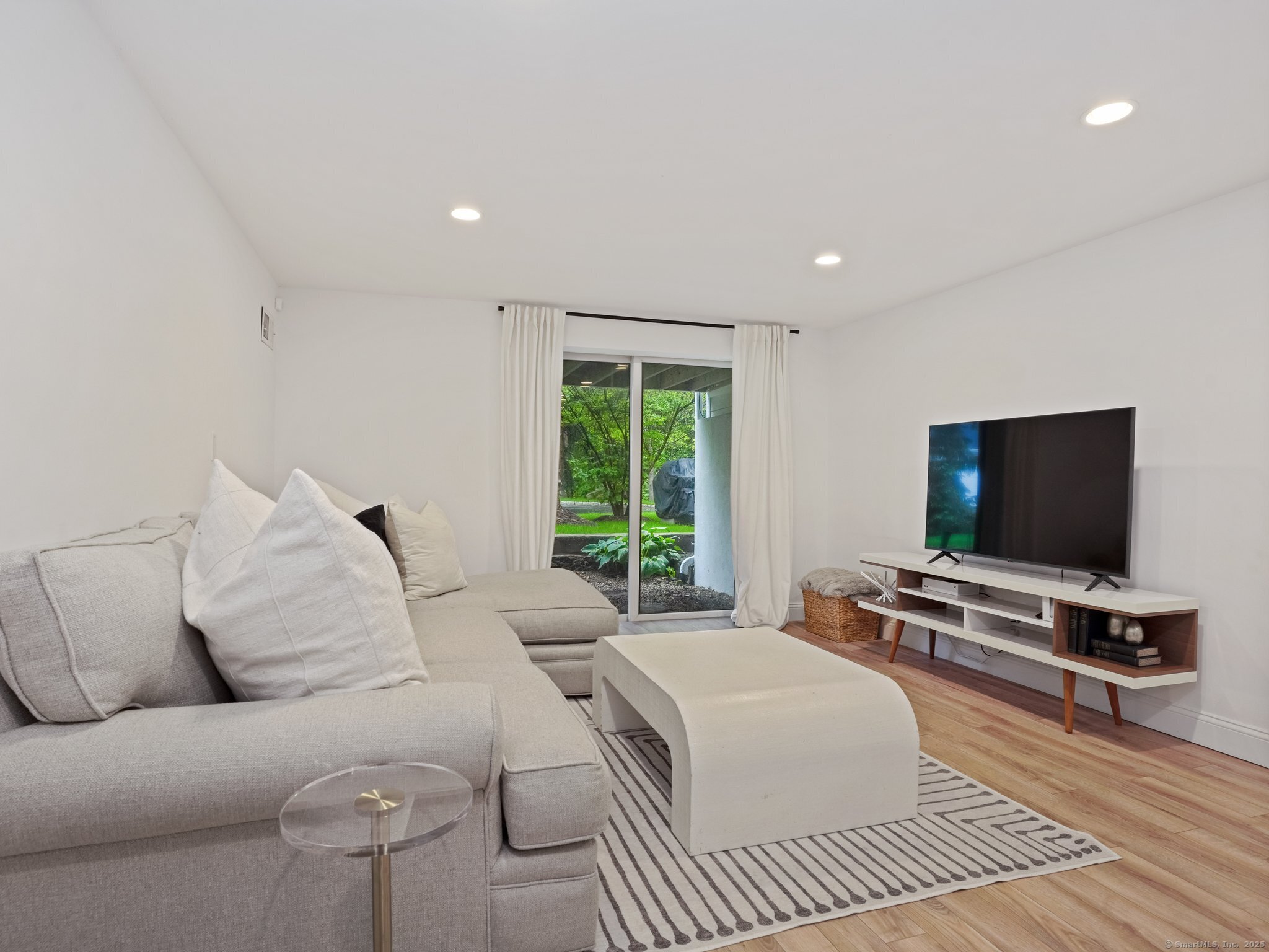 253 New Norwalk Road, Unit 5 New Canaan, CT 06840 - Photo 24 of 32
