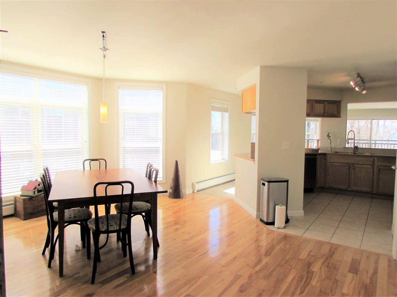 41 Claire Point Road Burlington, VT 05408 - Photo 7 of 12 Gallery Image 7
