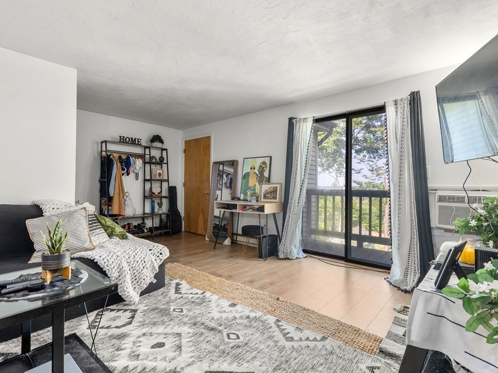 10 Hulbert Road, Unit 12 Worcester, MA 01603 - Photo 8 of 17 Gallery Image 8