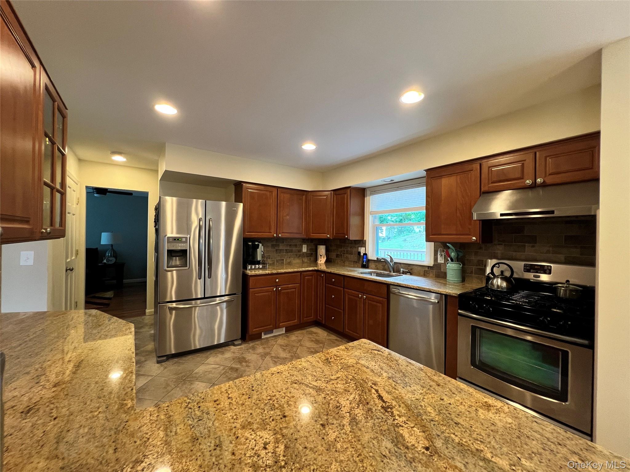 50 Raker Road Poughkeepsie, NY 12603 - Photo 9 of 36