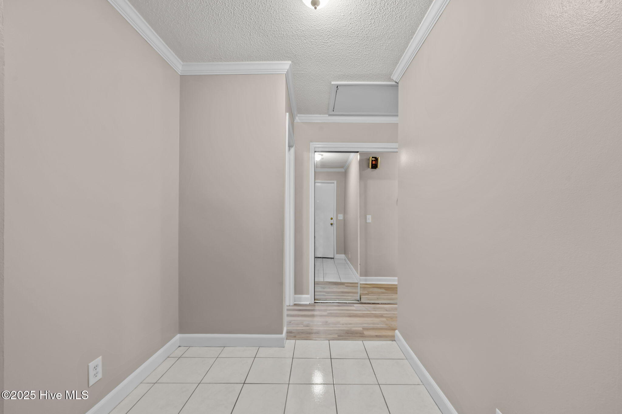 1827 Quail Ridge Road, Unit F Greenville, NC 27858 - Photo 14 of 42 14-web-or-mls-LHV_4632