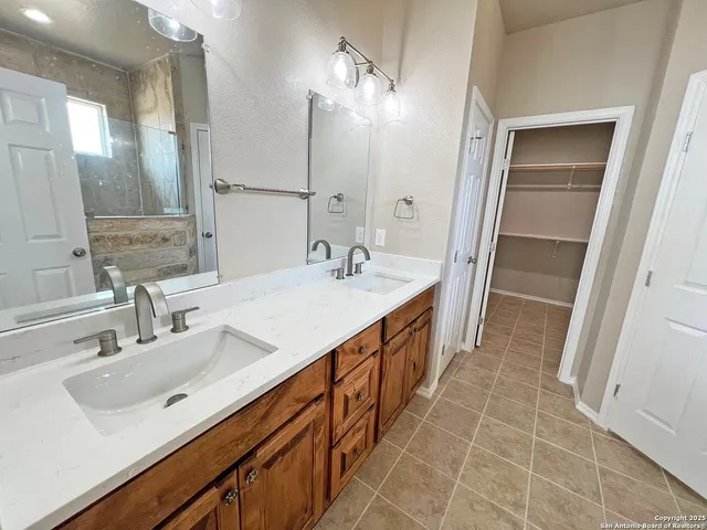 $614,000 | 14674 Silesia Drive, St. Hedwig, TX 78152