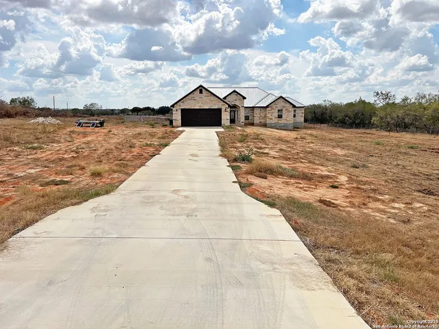 $614,000 | 14674 Silesia Drive, St. Hedwig, TX 78152