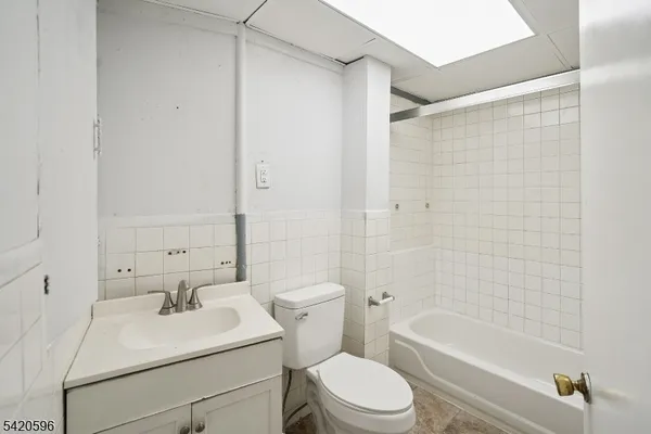 $2,250 | 904 2nd Avenue, Unit 2, Elizabeth, NJ 07201