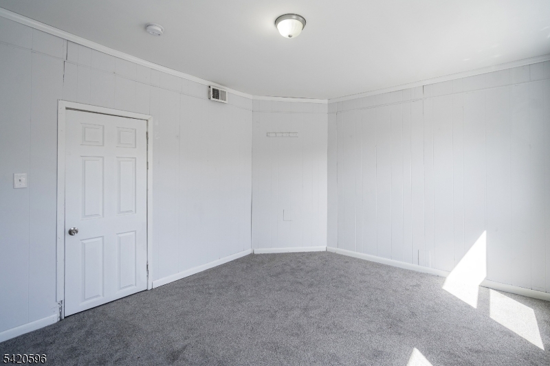 904 2nd Avenue, Unit 2 Elizabeth, NJ 07201 - Photo 7 of 19 a view of an empty room