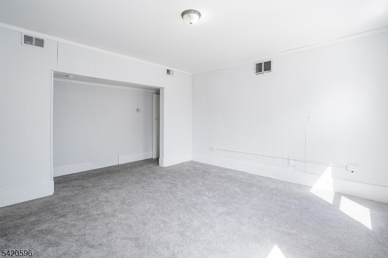 904 2nd Avenue, Unit 2 Elizabeth, NJ 07201 - Photo 9 of 19 a view of an empty room