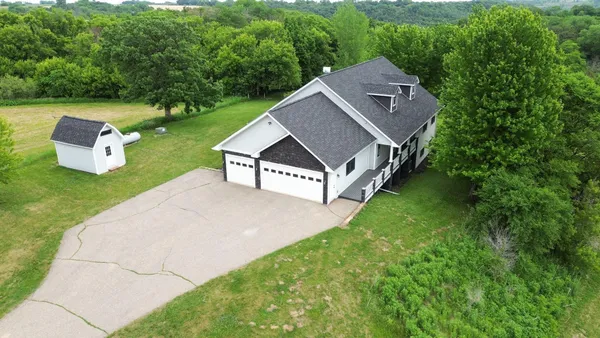 $789,000 | 17531 County 41 Boulevard, Red Wing, MN 55066