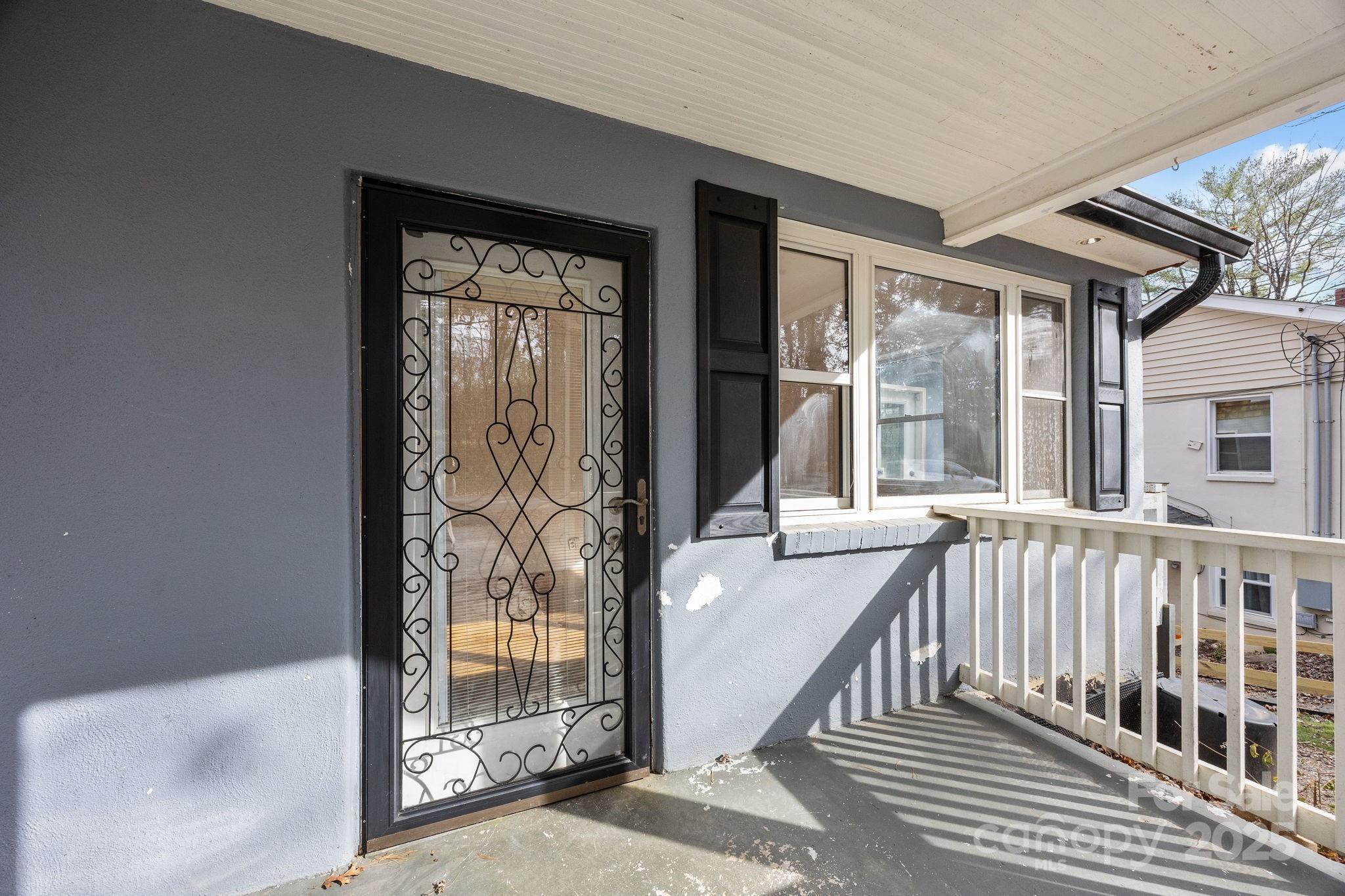 175 Chatham Road Asheville, NC 28804 - Photo 4 of 48