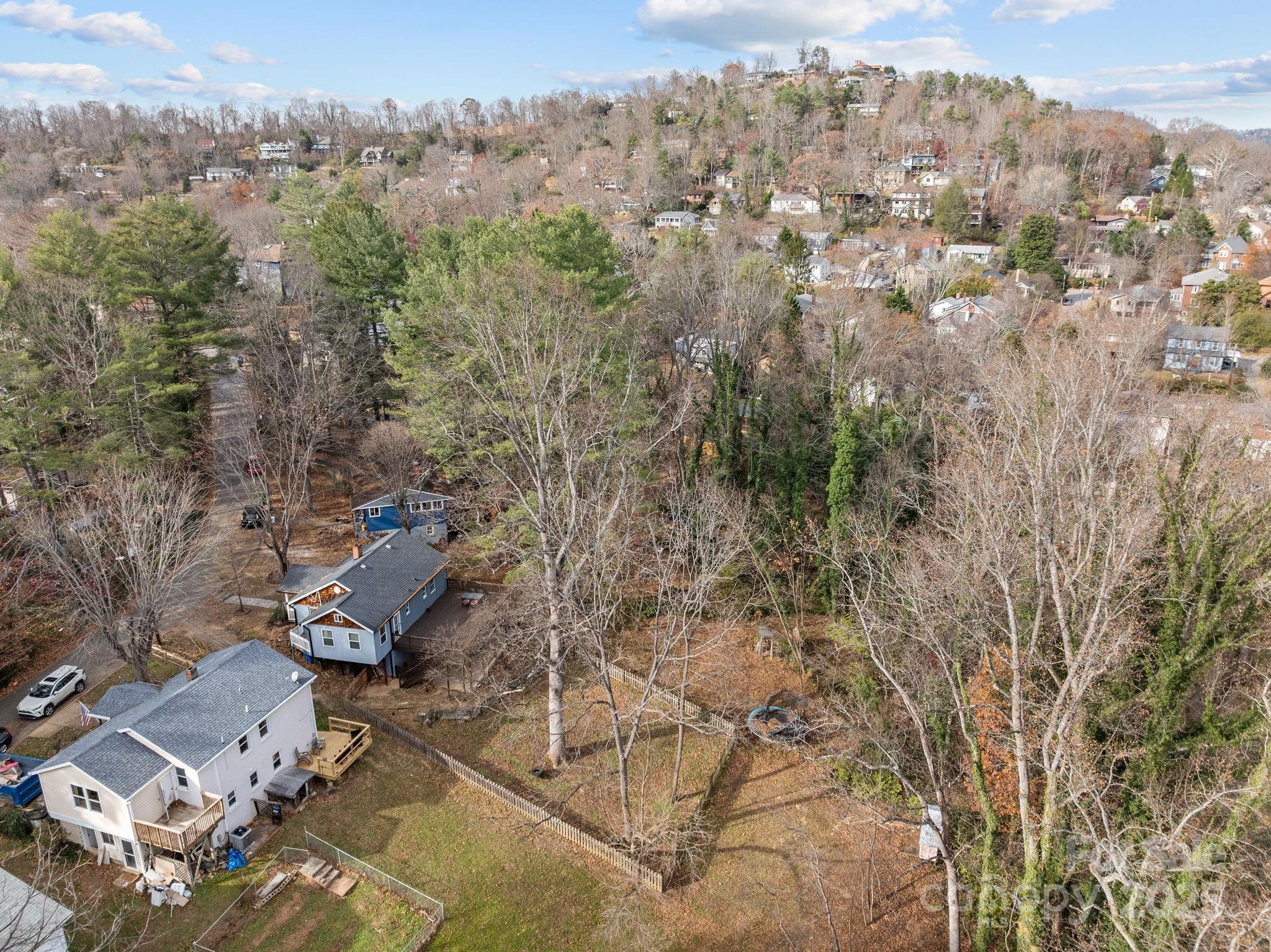 175 Chatham Road Asheville, NC 28804 - Photo 44 of 48 an aerial view of multiple house