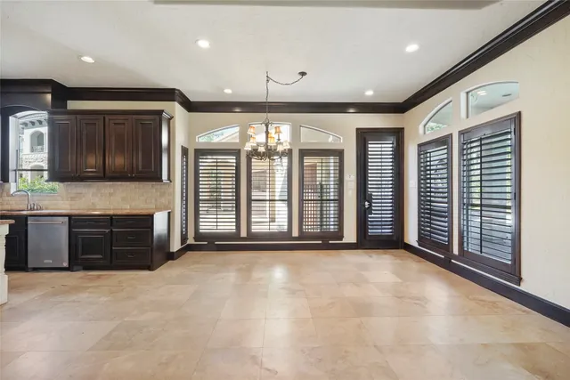 $9,000 | 30 North Palmiera Circle, The Woodlands, TX 77382