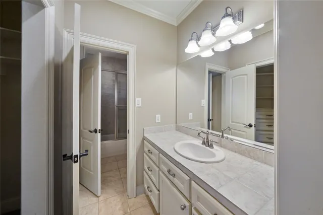 $9,000 | 30 North Palmiera Circle, The Woodlands, TX 77382