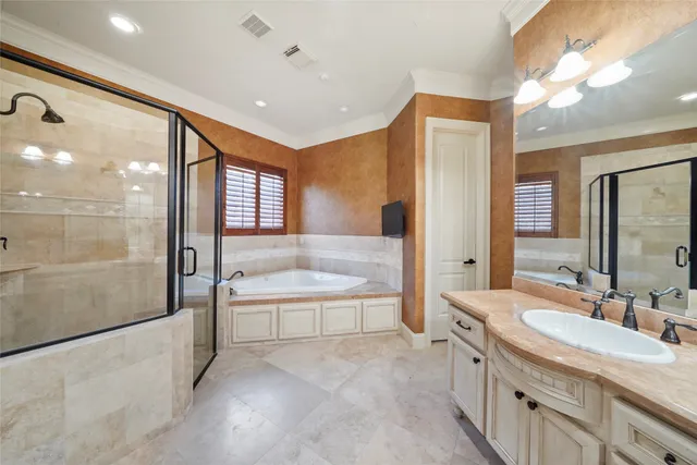 $9,000 | 30 North Palmiera Circle, The Woodlands, TX 77382