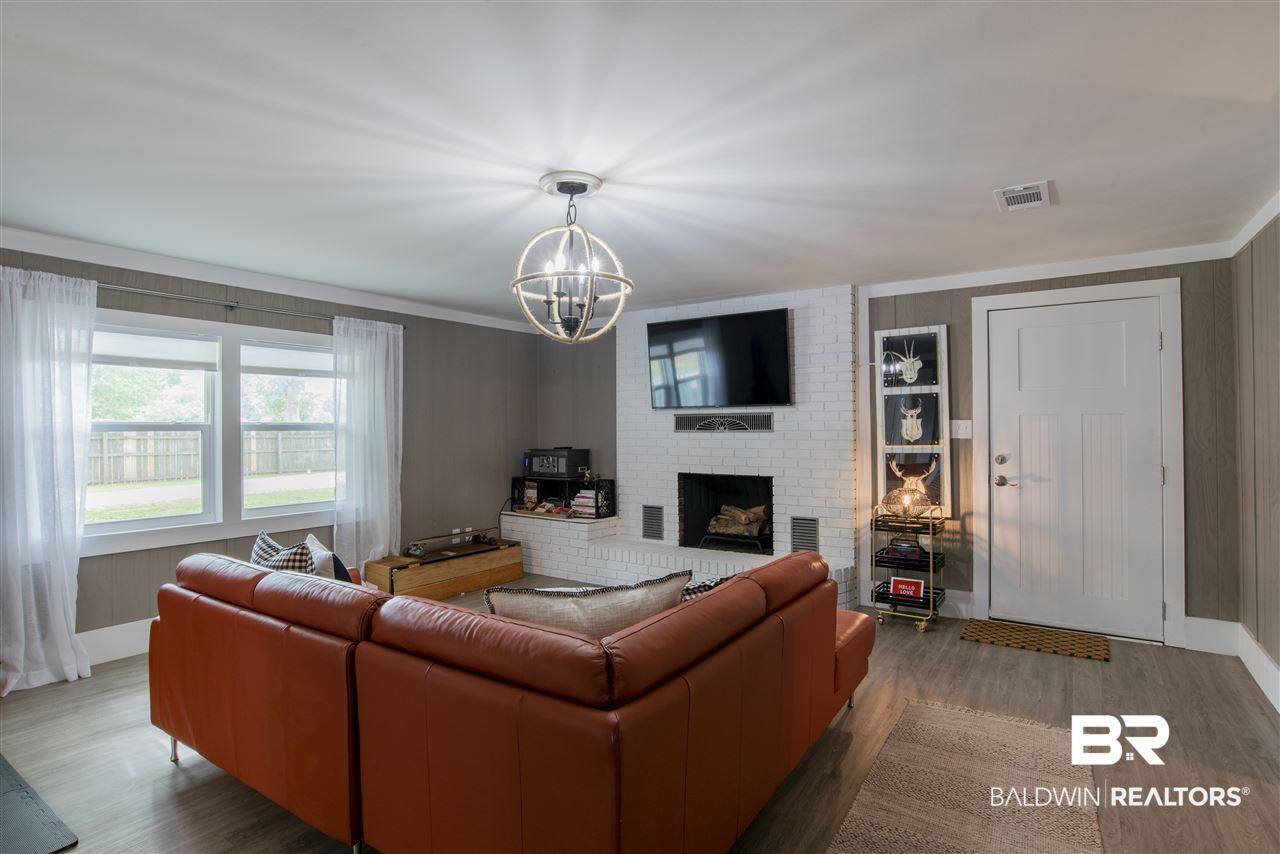 24663 Chestnut Street, Unit B Elberta, AL 36530 - Photo 3 of 33