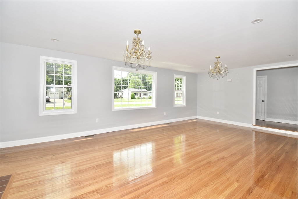 207 Hazardville Road Longmeadow, MA 01106 - Photo 17 of 41 Gallery Image 17