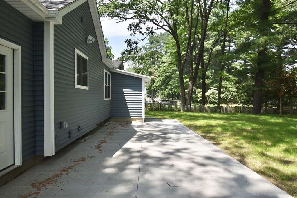 207 Hazardville Road Longmeadow, MA 01106 - Photo 9 of 41 Gallery Image 9