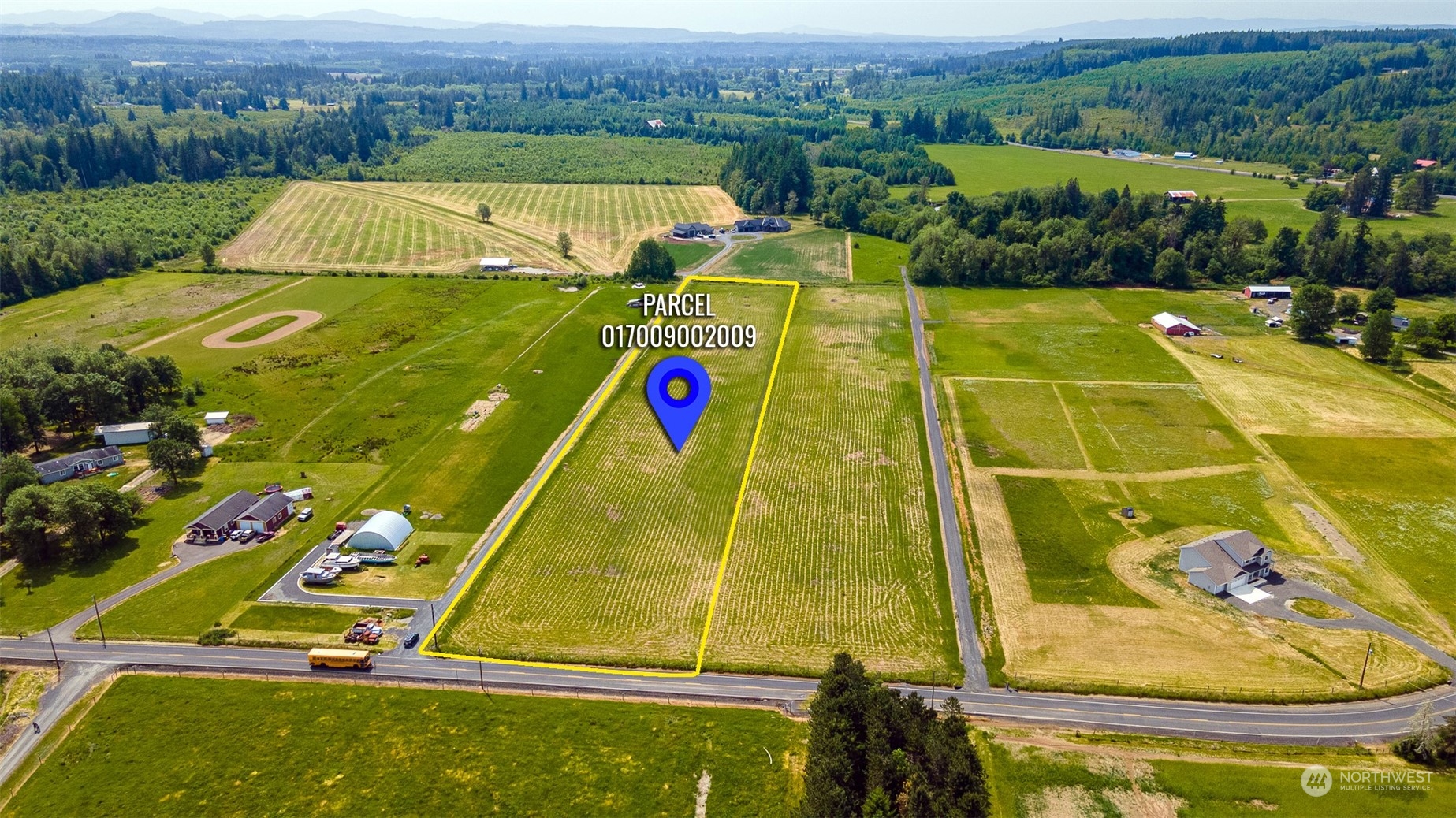 5 Tauscher Road Onalaska, WA 98570 - Photo 1 of 13 a view of a tennis court