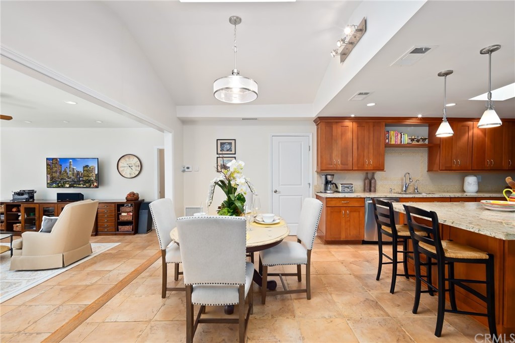 1055 Catalpa Road Arcadia, CA 91007 - Photo 14 of 51