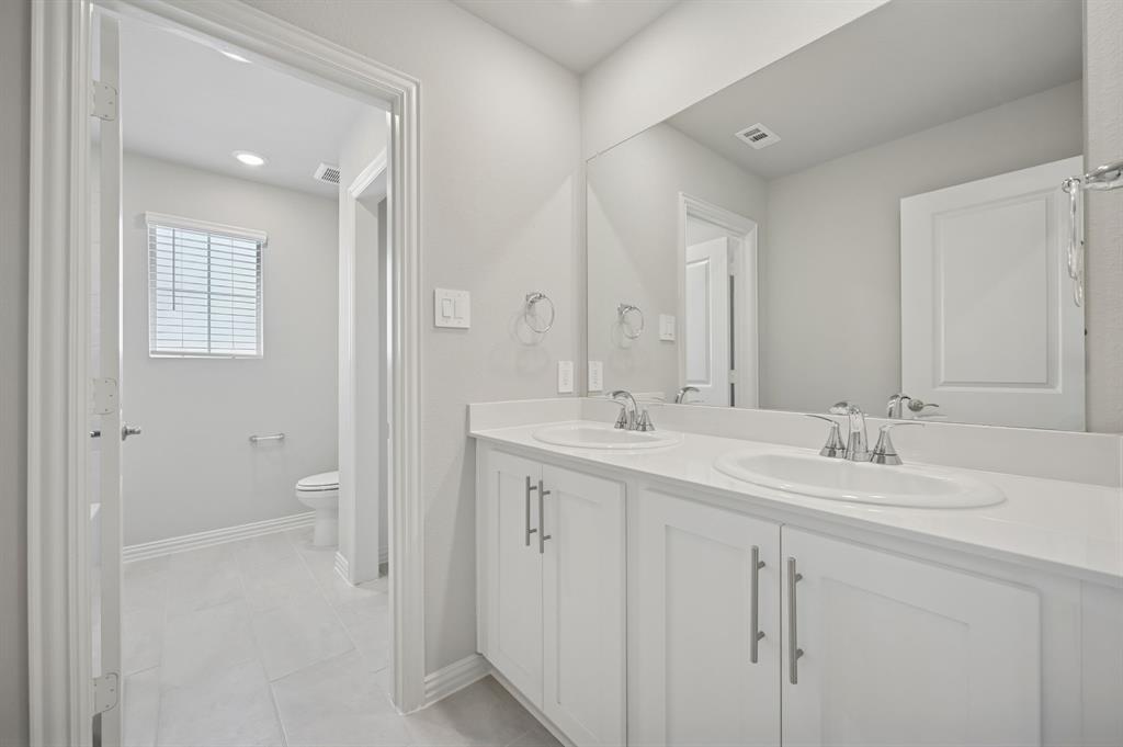 1418 Winters Way McKinney, TX 75071 - Photo 25 of 30 Photo is not of the actual home, but is an inspirational photo of builder’s model home and may depict options, furnishings, and/or decorator features that are not included.