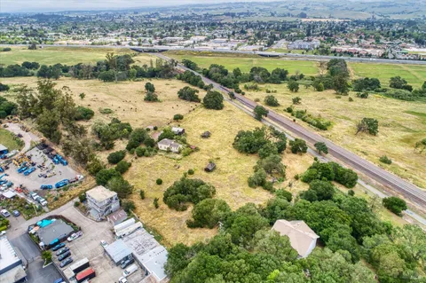 $1,299,000 | 195 Cinnabar Avenue, Petaluma, CA 94952