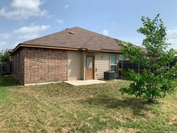 $1,695 | 506 Creekside Forest, New Braunfels, TX 78130