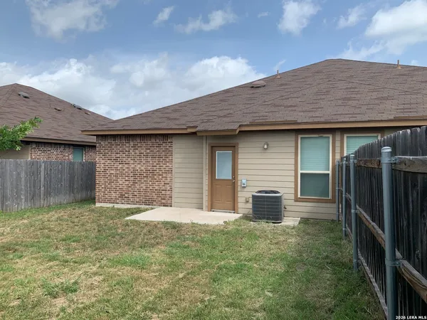 $1,695 | 506 Creekside Forest, New Braunfels, TX 78130