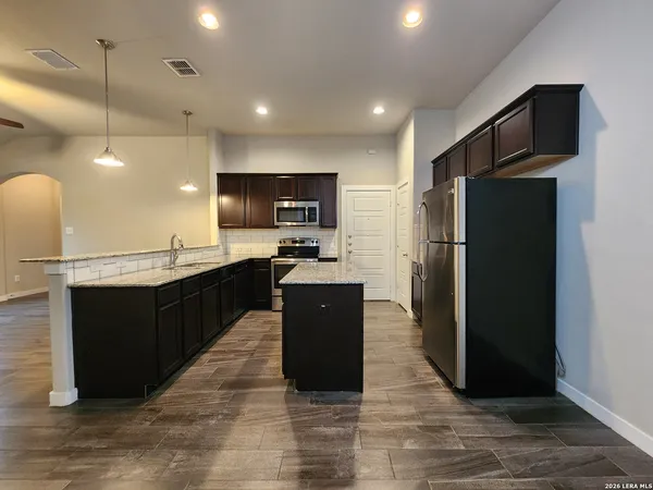 $1,695 | 506 Creekside Forest, New Braunfels, TX 78130