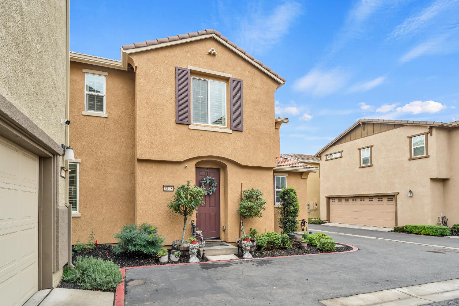 8193 Kramer Ranch Way Elk Grove, CA 95758 - Photo 37 of 48 a front view of a house with a yard and garage