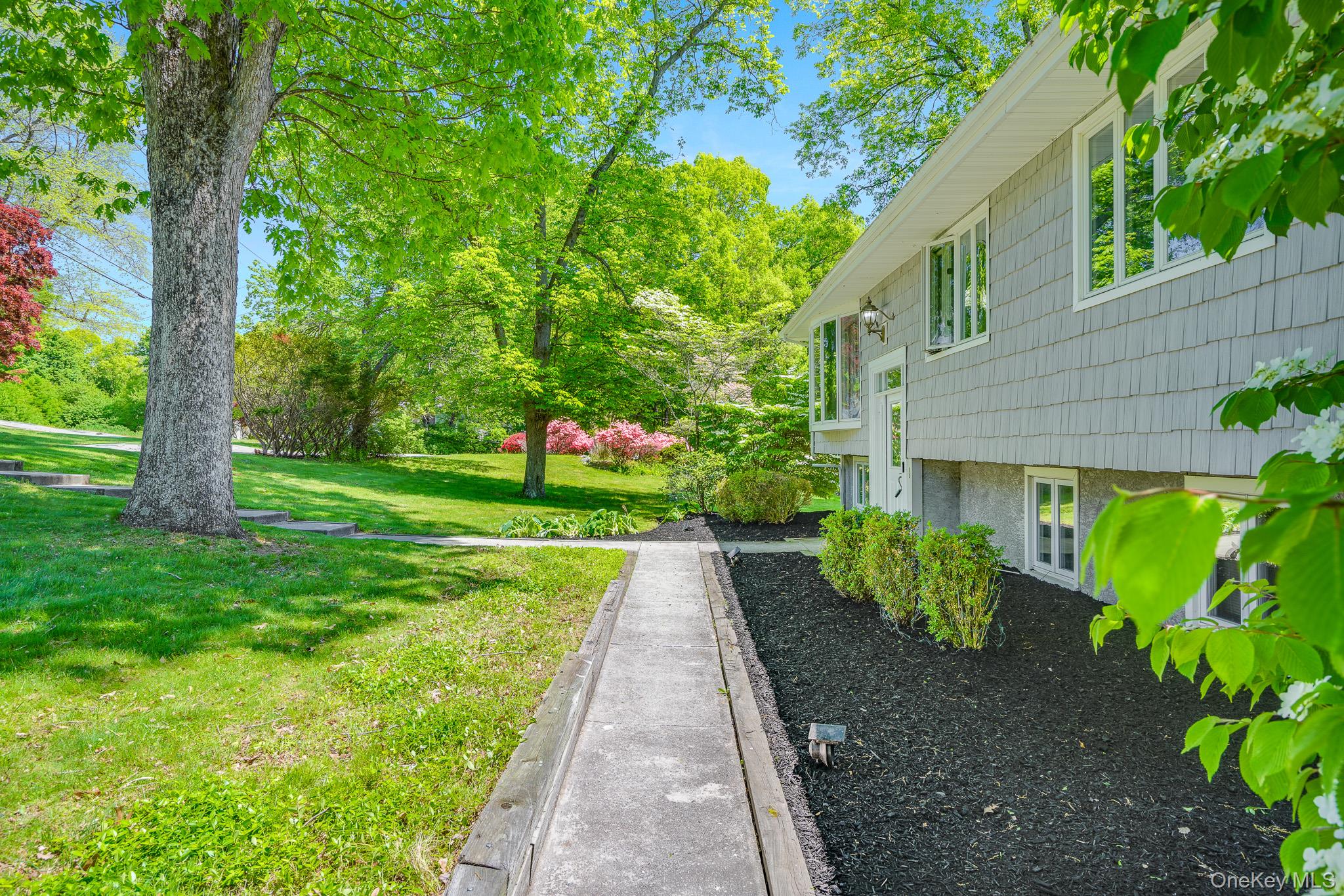 53 Tanager Road Mahopac, NY 10541 - Photo 4 of 41 Walkway leading to the entrance.