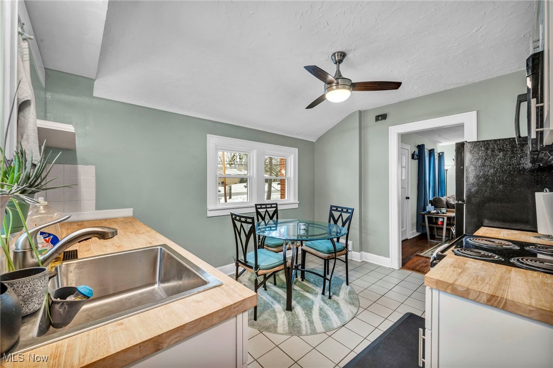8539 Broadview Road Broadview Heights, OH 44147 - Photo 14 of 49 Eat in kitchen - updated 2024 / All appliances to stay
