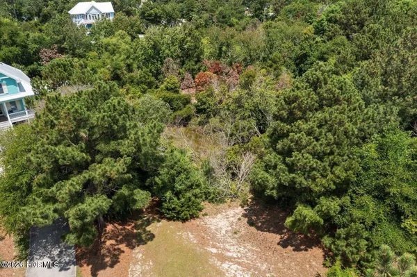 $465,000 | 302 Governor Safford Lane, Emerald Isle, NC 28594