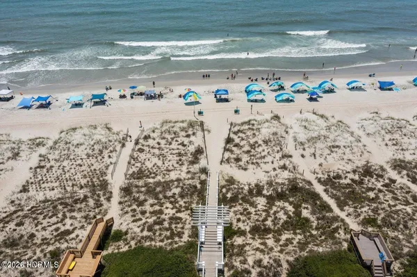 $465,000 | 302 Governor Safford Lane, Emerald Isle, NC 28594