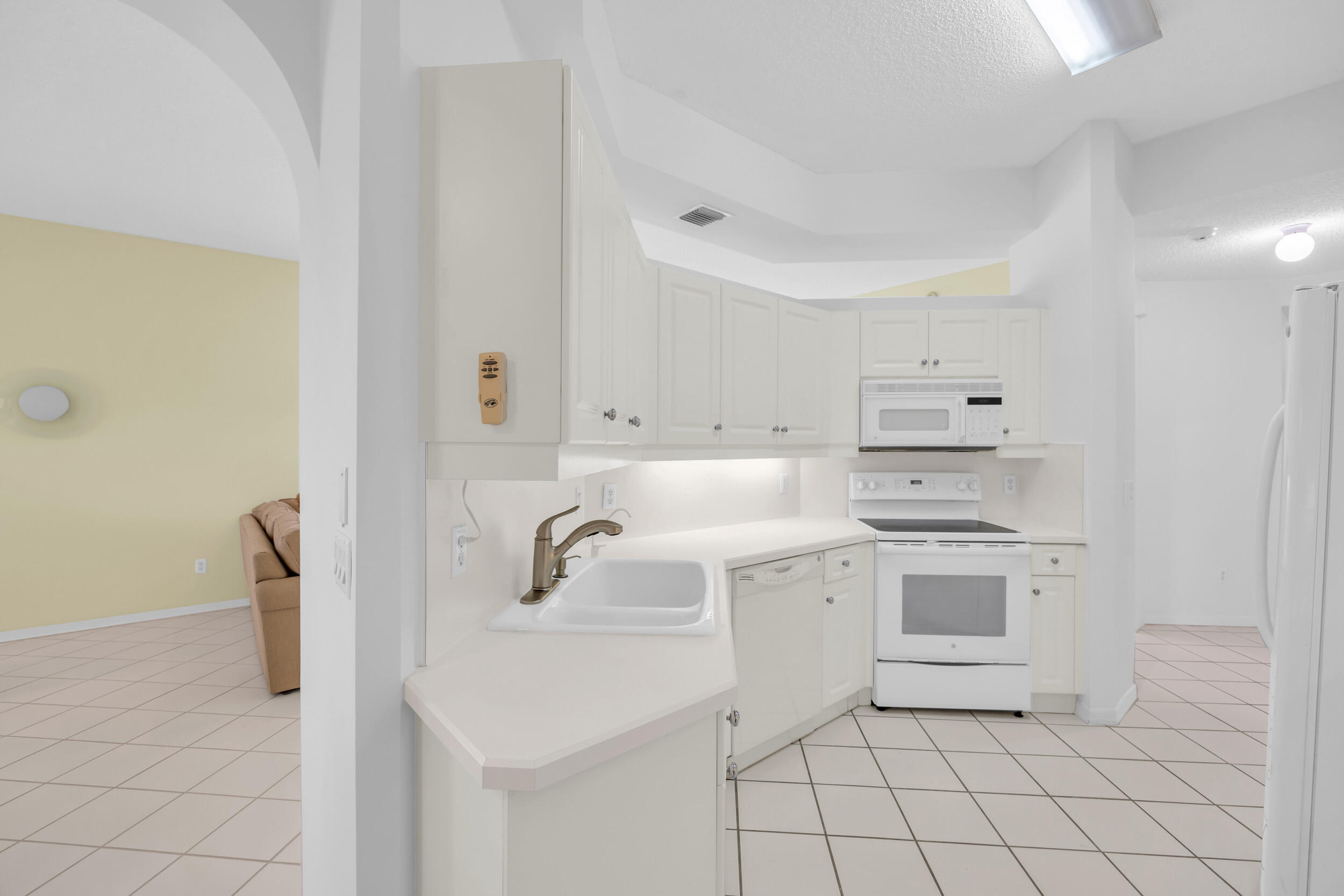 10172 Andover Coach Circle, Unit G2 Lake Worth, FL 33449 - Photo 17 of 64 16_8p3a9592