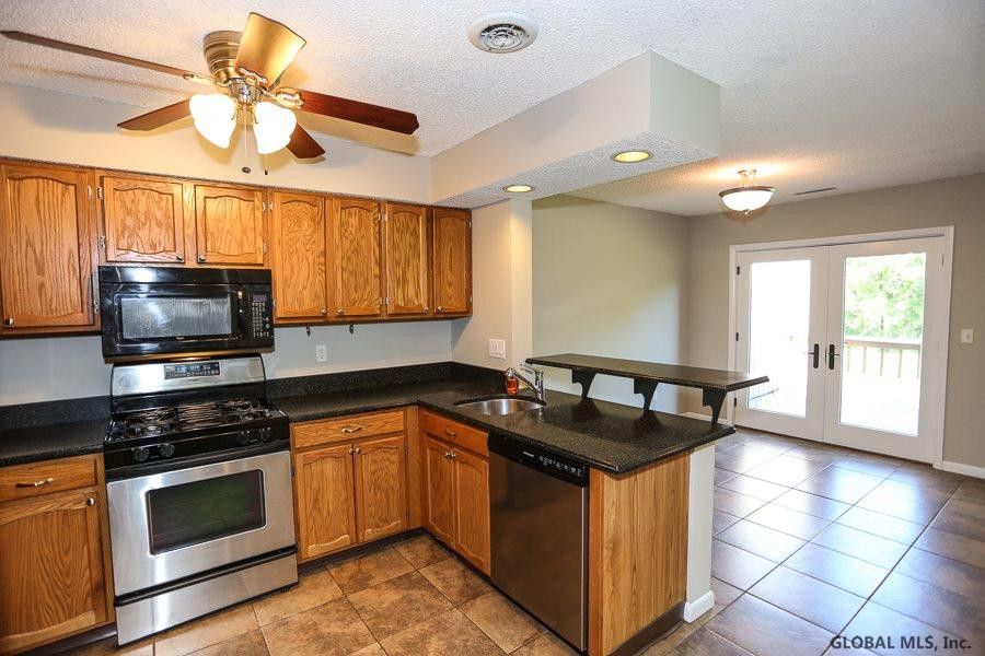 7 Harvard Road Colonie, NY 12189 - Photo 8 of 24 Photo 8