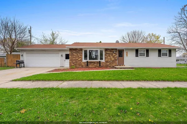 $320,000 | 1540 East Plaza Drive, Appleton, WI 54915