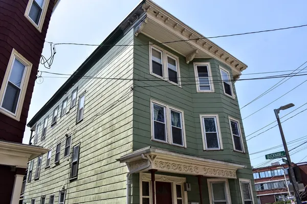 $4,400 | 90 Fisher Avenue, Unit 2, Boston, MA 02120